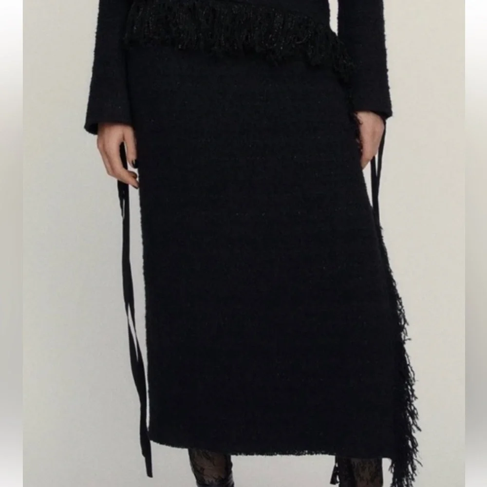 Zara Textured Black Midi Limited Edition Fringe Tweed Skirt Size XS